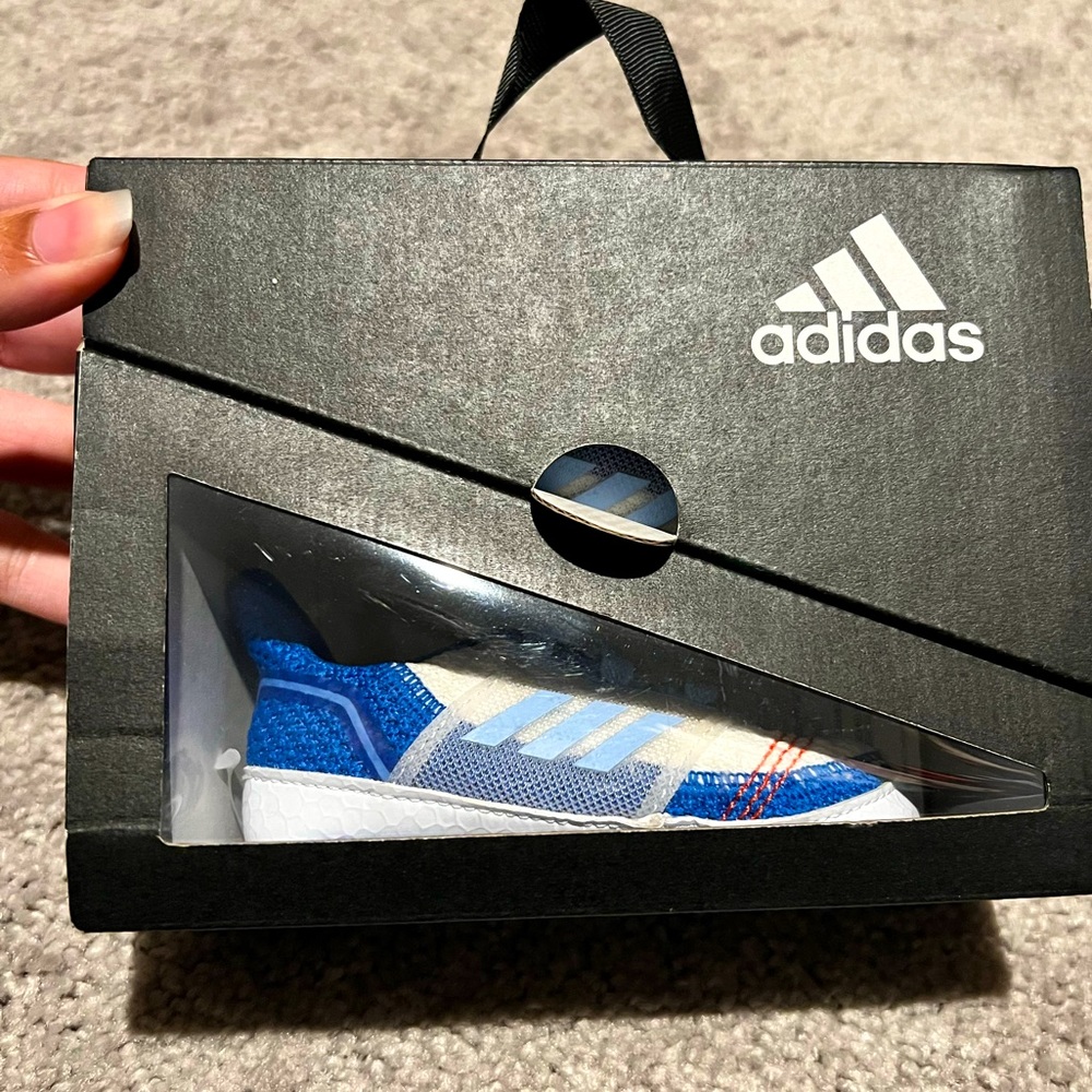 Adidas crib shoe